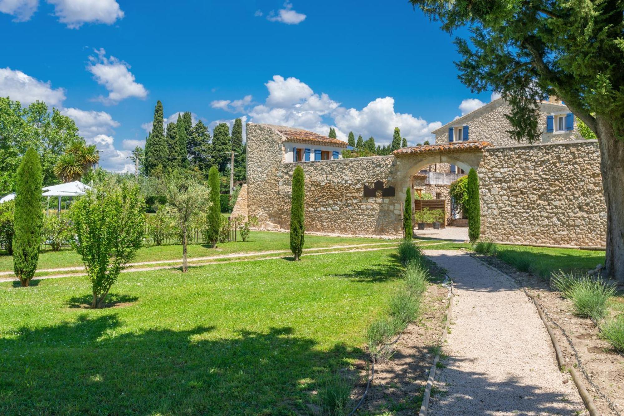 Le Mas De La Vincane Pernes-les-Fontaines Exterior photo