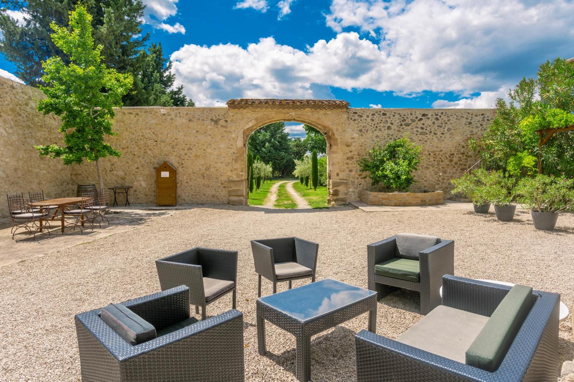 Le Mas De La Vincane Pernes-les-Fontaines Exterior photo